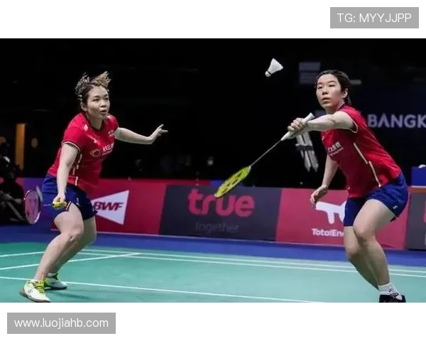 成都与深圳羽毛球队赛后复盘分析比赛节奏与战术对决