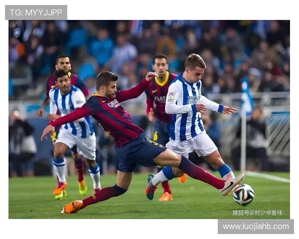 足球明星与花式足球的较量谁更胜一筹探讨技巧与魅力的对比分析 足球明星与花式足球的较量谁更胜一筹探讨技巧与魅力的对比分析