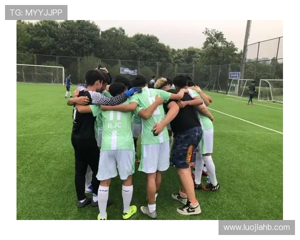 北京足球明星队成员齐聚一堂展现风采共同为足球事业添砖加瓦