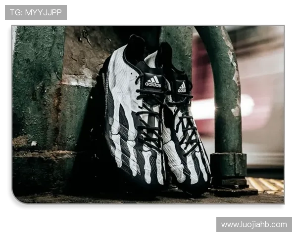 深入分析阿迪达斯足球明星的性能与魅力，揭示其背后的成功秘诀